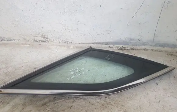Opel Antara Rear side window