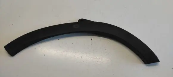 Fender trim (molding)