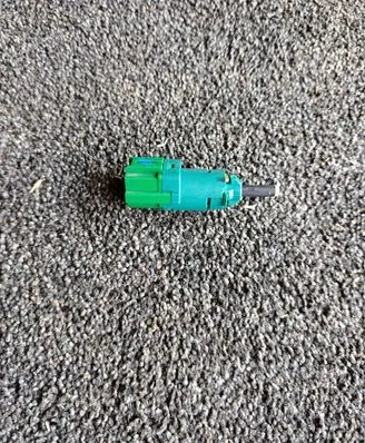 Citroen C4 II Picasso Brake pedal sensor switch 9804869480