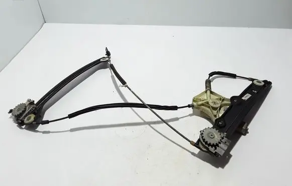 BMW 6 F12 F13 Front door window regulator with motor 7303785