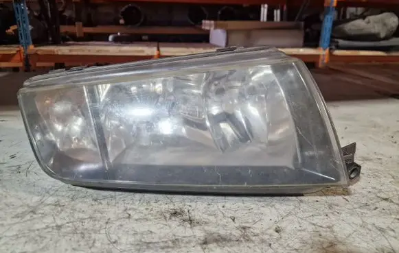 Skoda Fabia Mk1 (6Y) Headlight/headlamp