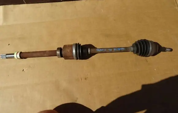 Renault Trafic III (X82) Front driveshaft