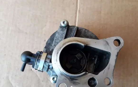Renault Scenic II - Grand scenic II Vacuum pump 720562B 720562