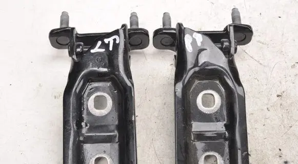 BMW X2 F39 Tailgate hinge 
