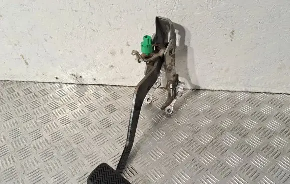 Toyota Avensis T270 Brake pedal 5510612690 4710120730