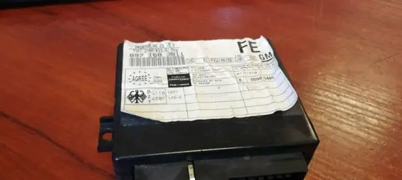 Isuzu Trooper Door central lock control unit/module 8971683811
