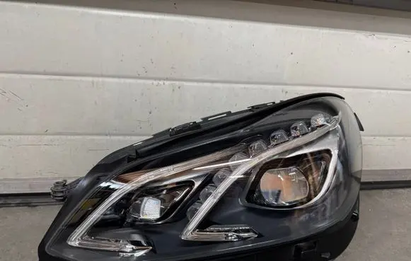 Mercedes-Benz E W212 Headlight/headlamp A2129063103