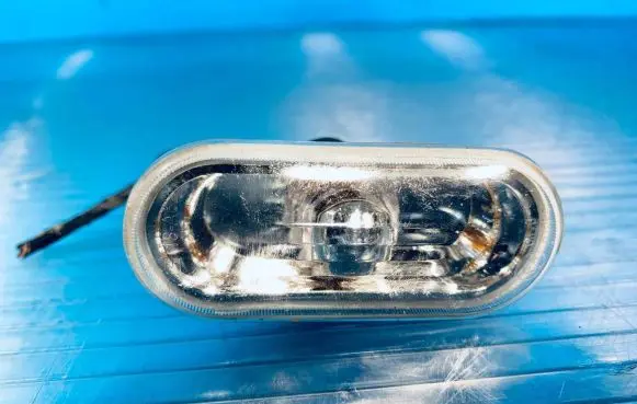 Volkswagen Golf IV Front fender indicator light 18A605B