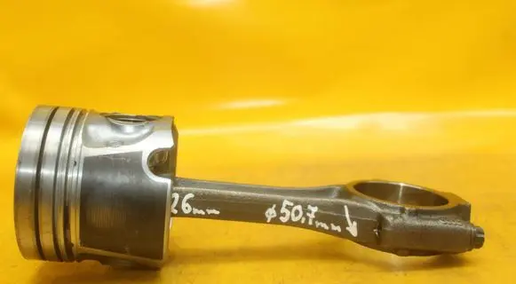 Volkswagen Golf V Piston with connecting rod 79L79 038G