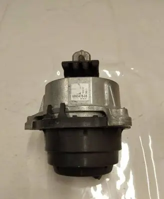 BMW 5 G30 G31 Engine mount bracket 6860478 080220