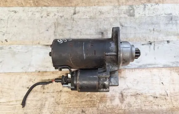 Seat Alhambra (Mk1) Starter motor 02A911025R