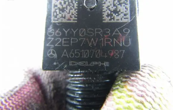 Mercedes-Benz C W204 Fuel injector a6510704987