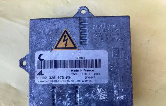 Mercedes-Benz C W203 Xenon control unit/module 1307329072