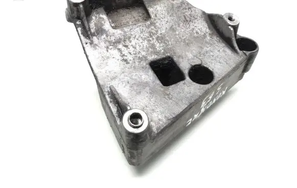 BMW 5 E60 E61 A/C compressor mount bracket 7512556 64557512556