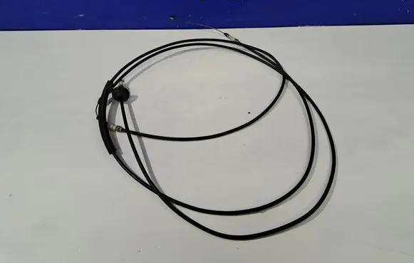 Maserati Ghibli Engine bonnet/hood lock release cable 670007133