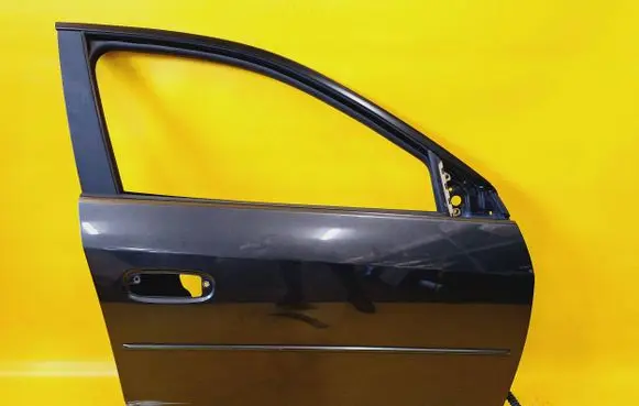 Cadillac CTS Front door