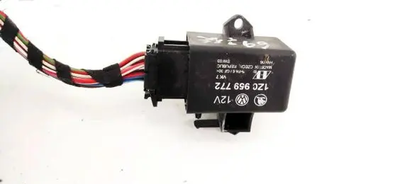 Volkswagen PASSAT B6 Other control units/modules 1Z0959772