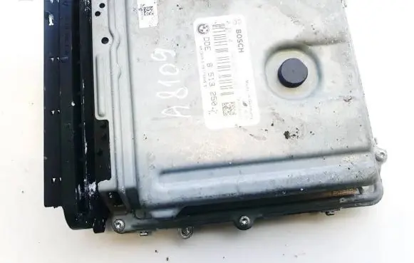 BMW 5 GT F07 Engine control unit/module 0281017648 8513250-01