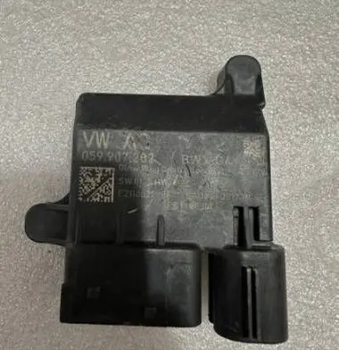 Volkswagen Touareg III Glow plug pre-heat relay 059907282 E21002298