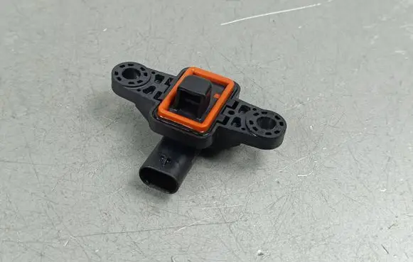 Sensor