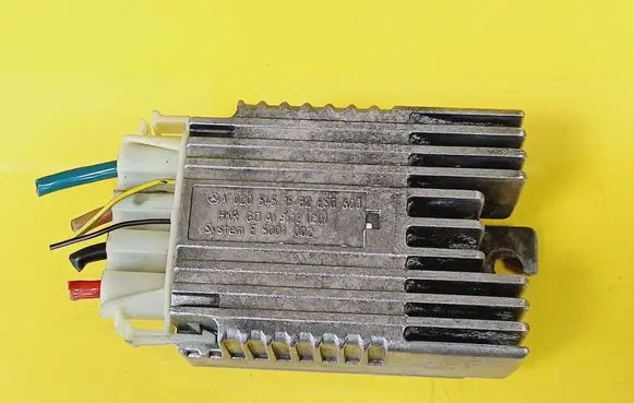 Mercedes-Benz S W220 Coolant fan relay A0205451532