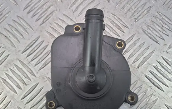 Mercedes-Benz E W212 Oil breather separator A2720100631