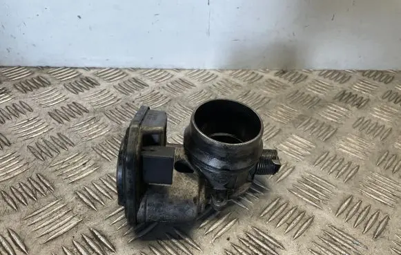 BMW 1 E81 E87 Throttle valve 7804373