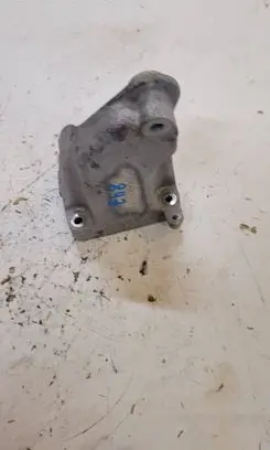 Mercedes-Benz E W212 Engine mounting bracket A6422234604