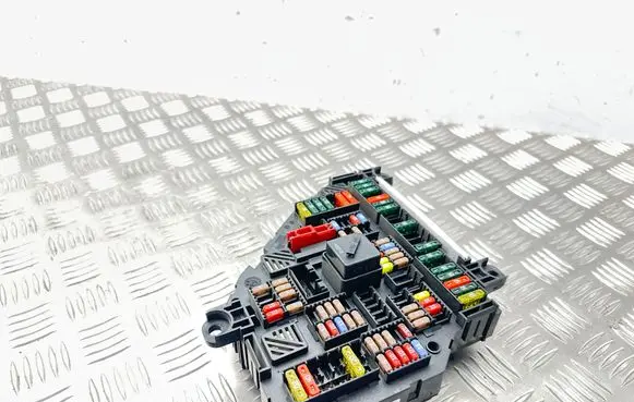 BMW 5 F10 F11 Fuse module 417033452 9264923 04562992