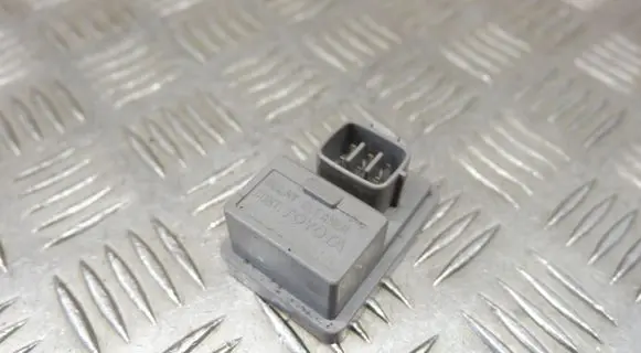 Lexus GS 250 350 300H 450H Light washer relay 8594258010