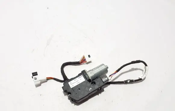 Mercedes-Benz GLA H247 Sunroof motor/actuator A2139067003
