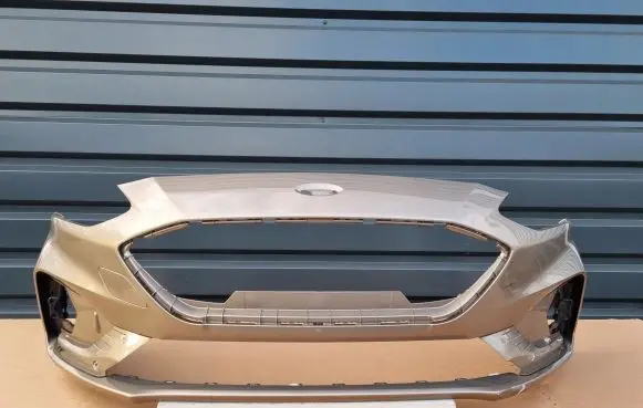 Ford Focus Front bumper XJ7B17757S