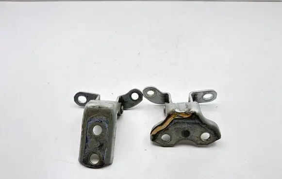 Toyota Yaris Rear door upper hinge