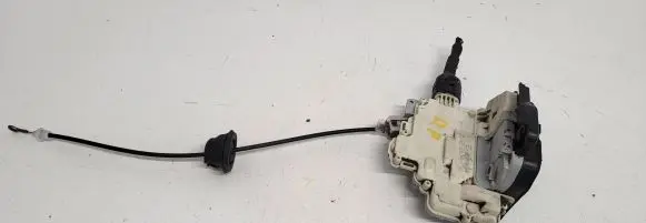 Audi A4 S4 B7 8E 8H Front door lock 8E1837016
