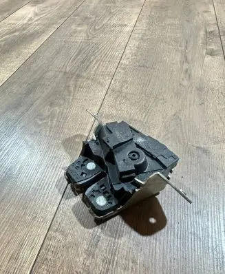 Loading door lock