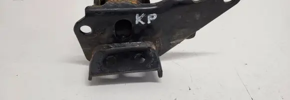 Toyota Corolla Verso AR10 Engine mount bracket
