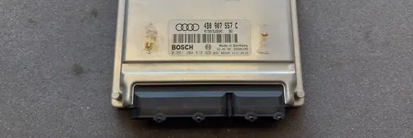 Audi A6 S6 C5 4B Engine control unit/module 4B0907557C 0261204818