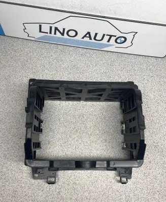 Radio/GPS head unit trim