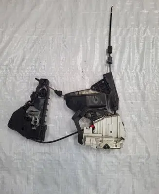 Mercedes-Benz GL X164 Rear door lock 1697302435