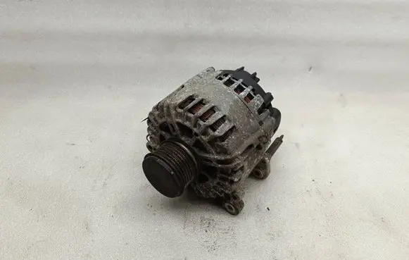 Volkswagen PASSAT B6 Generator/alternator 03L903023B 310027617 2608426A