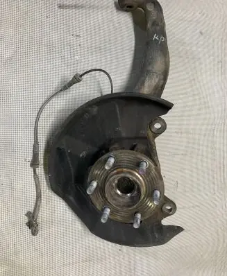 Nissan Navara D23 Front wheel hub spindle knuckle