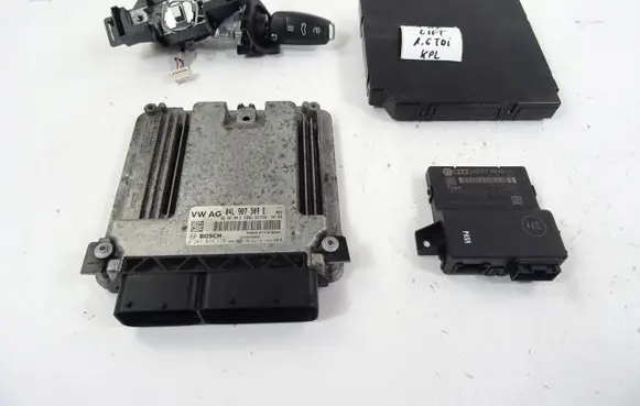 Audi A1 Engine ECU kit and lock set 8X0907063AF