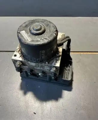 Volkswagen Golf IV ABS Pump 1J0907379G 10094903403 HLR6L20G23