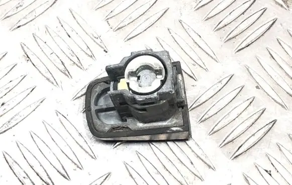 Peugeot 308 Front door lock (next to the handle) 