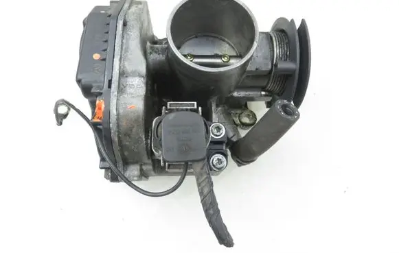 Skoda Felicia II Throttle body valve 030133064D