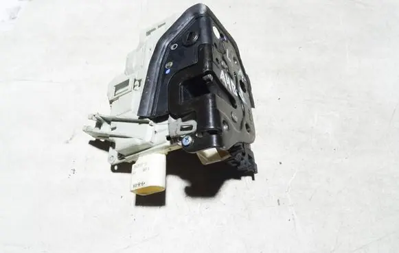 Audi A4 S4 B8 8K Rear door lock 8K0839016
