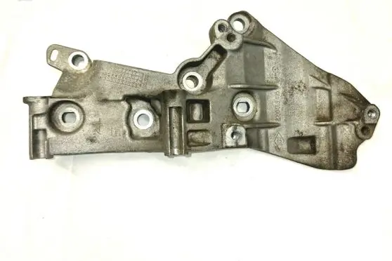 Renault Laguna III Generator/alternator bracket 8200669495