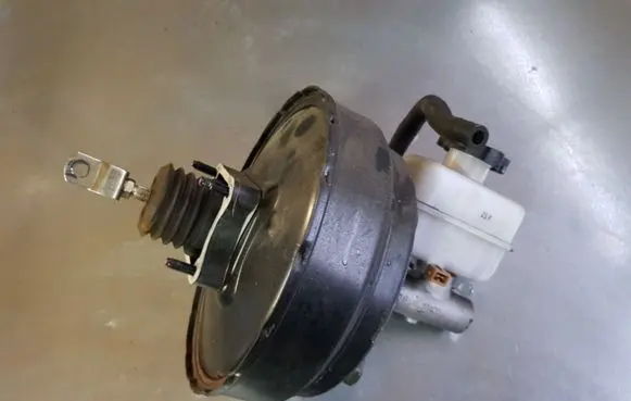 Hyundai Terracan Brake booster