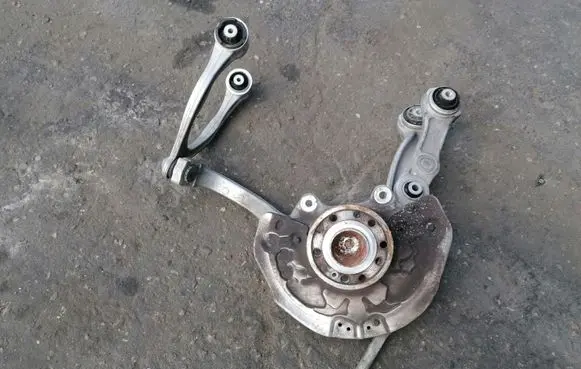 Mercedes-Benz E W213 Front wheel hub spindle knuckle 33336371