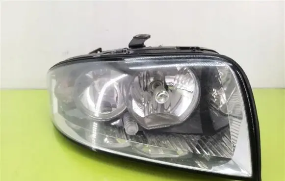 Audi A2 Headlight/headlamp 8Z0941004K